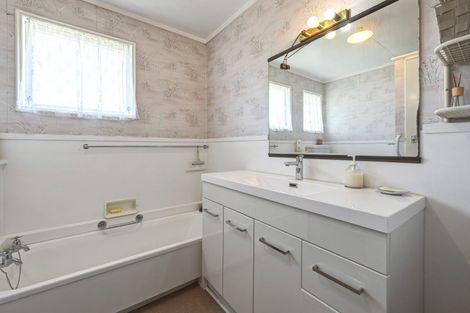 Photo of property in 25 Browning Crescent, Owhata, Rotorua, 3010