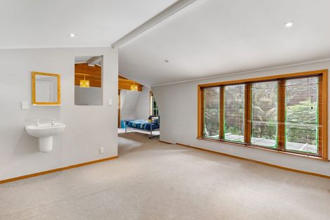 Photo of property in 31 Napuka Road, Henderson Valley, Auckland, 0612