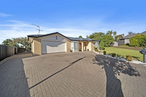 Photo of property in 17 Flora Place, Wattle Downs, Auckland, 2103