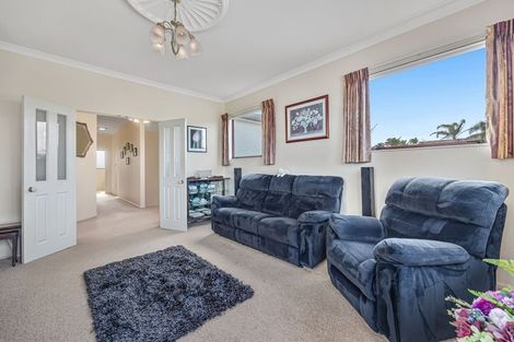 Photo of property in 5 Courtneys, West Harbour, Auckland, 0618