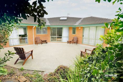 Photo of property in 9 Swanson Oaks, Swanson, Auckland, 0612