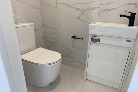 Photo of property in 11/5 Hikurangi Street, Te Atatu Peninsula, Auckland, 0610