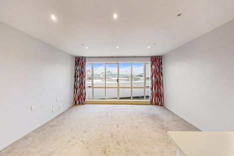 Photo of property in Stadium Garden Flats, 311/107 Thorndon Quay, Pipitea, Wellington, 6011