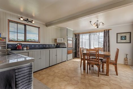 Photo of property in 3 Linklater Avenue, Foxton Beach, Foxton, 4815