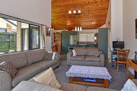 Photo of property in 15 Rossiter Avenue, Waiuku, 2123