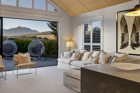 Photo of property in 8 Soudley Court, Jacks Point, Queenstown, 9371