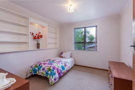 Photo of property in 17 Armagh Road, Blockhouse Bay, Auckland, 0600