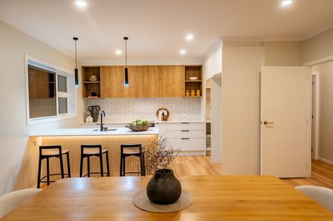 Photo of property in 70a Heretaunga Square, Silverstream, Upper Hutt, 5019