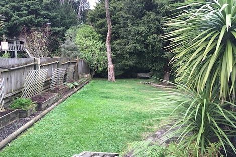Photo of property in 30 Hakea Place, Totara Heights, Auckland, 2105