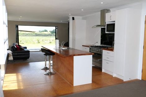 Photo of property in 48 Rutherford Drive, Waikanae Beach, Waikanae, 5036