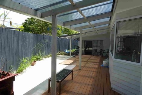 Photo of property in 25c Thornlow Street, Glendene, Auckland, 0602
