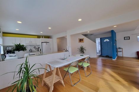 Photo of property in 83b Old Lake Road, Narrow Neck, Auckland, 0624