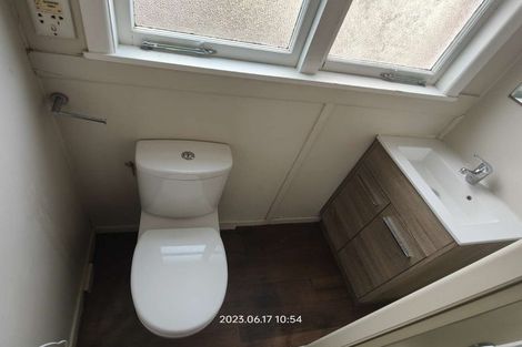 Photo of property in 22 Dallinghoe Crescent, Milford, Auckland, 0620