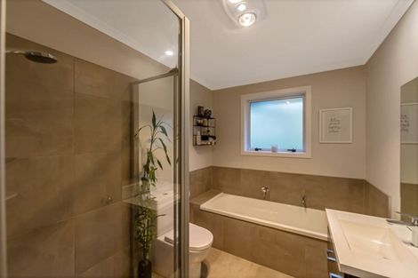 Photo of property in 5 Resolution Drive, Gulf Harbour, Whangaparaoa, 0930