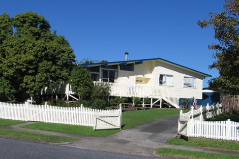 Photo of property in 17 Malvina Place, Bucklands Beach, Auckland, 2014