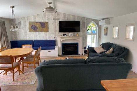 Photo of property in 8 Keith Sands Grove, Havelock North, 4130