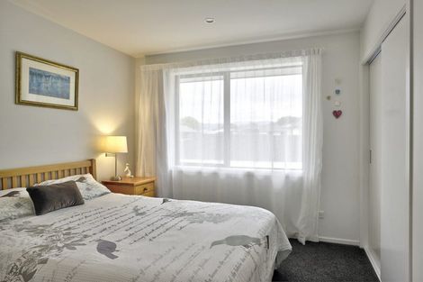 Photo of property in 72 Feist Street, Carterton, 5713