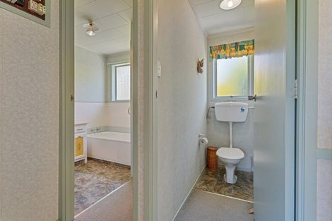 Photo of property in 11 Parkland Place, Whitianga, 3510