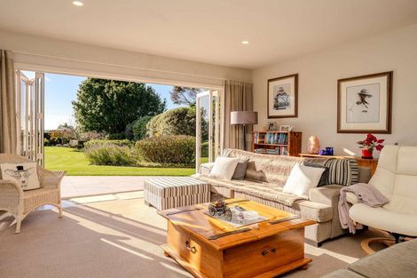 Photo of property in 9 Kotare Heights, Kerikeri, 0230