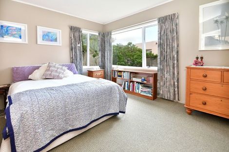 Photo of property in 104 Pacific Parade, Army Bay, Whangaparaoa, 0930