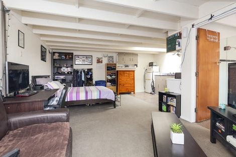 Photo of property in 2a Coniston Avenue, Te Atatu South, Auckland, 0610