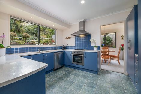 Photo of property in 4 Chardonnay Rise, Henderson, Auckland, 0612