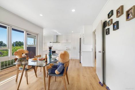 Photo of property in 31 Royal Road, Massey, Auckland, 0614