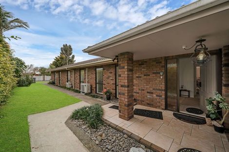 Photo of property in 120 Walter Strevens Drive, Conifer Grove, Takanini, 2112