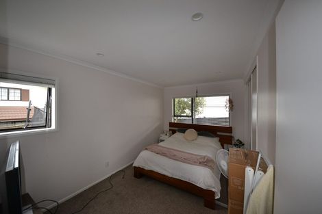 Photo of property in 2/42 Aberdeen Road, Campbells Bay, Auckland, 0620