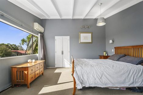 Photo of property in 412 Taupaki Road, Kumeu, 0892