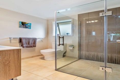 Photo of property in 11a Dianne Louise Drive, Half Moon Bay, Auckland, 2012