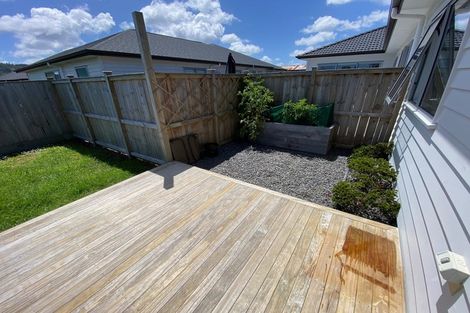 Photo of property in 18 Gilbransen Road, Kumeu, 0810