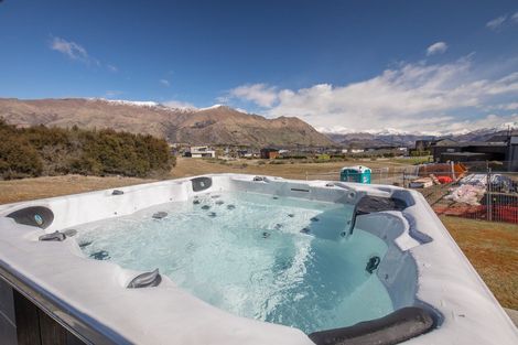 Photo of property in 6 Barclay Place, Wanaka, 9305