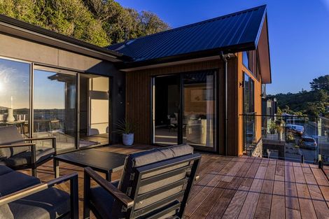 Photo of property in 37 Ruapehu Street, Paraparaumu, 5032