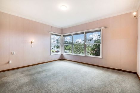 Photo of property in 314 East Coast Road, Forrest Hill, Auckland, 0620