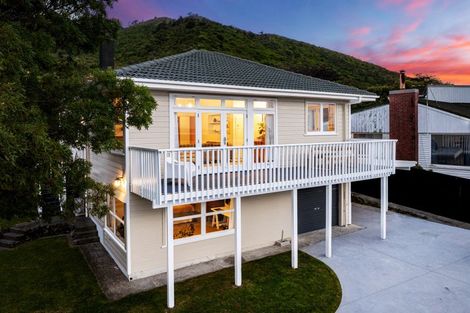 Photo of property in 18 Tui Crescent, Waikanae, 5036