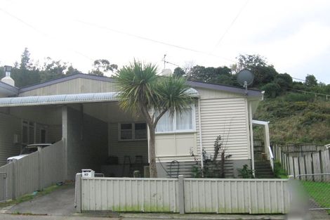 Photo of property in 40-42 Hanson Grove, Stokes Valley, Lower Hutt, 5019