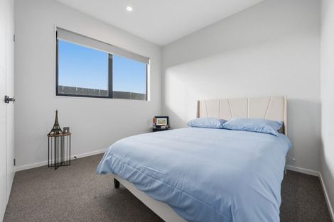 Photo of property in 13 Ngakau Road, Karaka, 2113