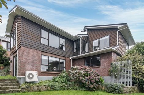 Photo of property in 91 Victory Crescent, Tawa, Wellington, 5028