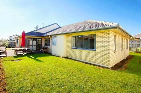 Photo of property in 11 Glanmire Place, Flat Bush, Auckland, 2016