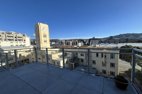 Photo of property in 10/15 Roxburgh Street, Mount Victoria, Wellington, 6011