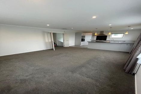 Photo of property in 1 Kerr Grove, Johnsonville, Wellington, 6037