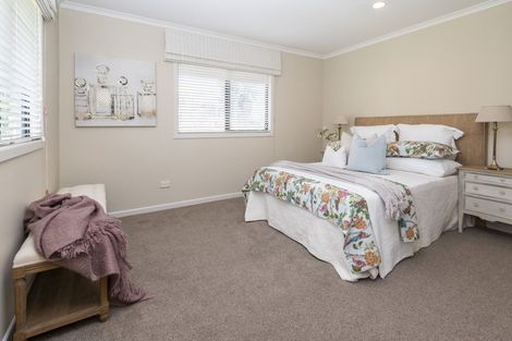 Photo of property in 1 St Elmo Rise, Shamrock Park, Auckland, 2016