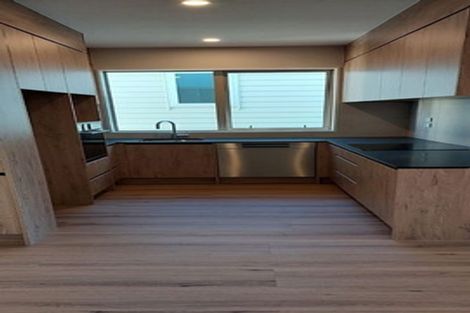 Photo of property in 1a Taupiko Place, Green Bay, Auckland, 0604