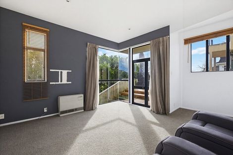 Photo of property in 28 Sailmaker Close, Whitby, Porirua, 5024