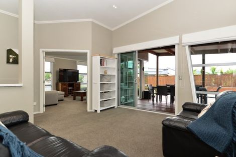 Photo of property in 14 Miers Glade, Rototuna North, Hamilton, 3210