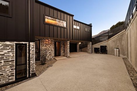 Photo of property in 10 Limerick Lane, Queenstown, 9300