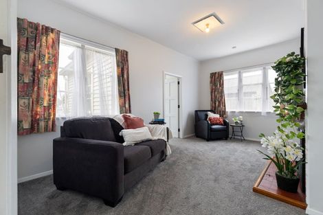 Photo of property in 49 Ihle Street, Terrace End, Palmerston North, 4410