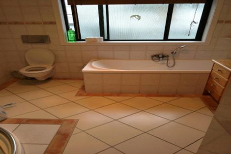 Photo of property in 6 Beaubank Road, Kelston, Auckland, 0602