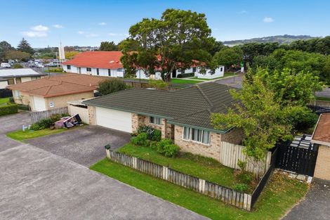 Photo of property in 99c Settlement Road, Papakura, 2110